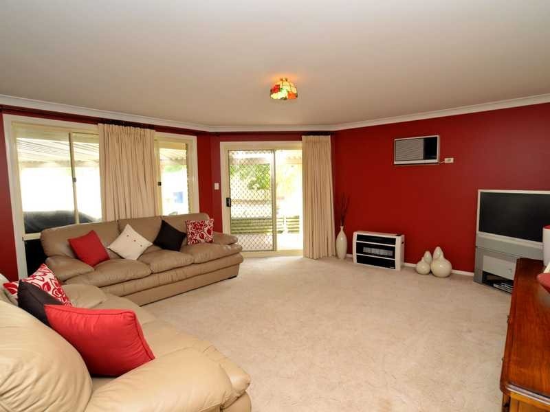 2 Rosebrook Row, East Maitland NSW 2323