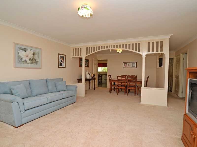 2 Rosebrook Row, East Maitland NSW 2323