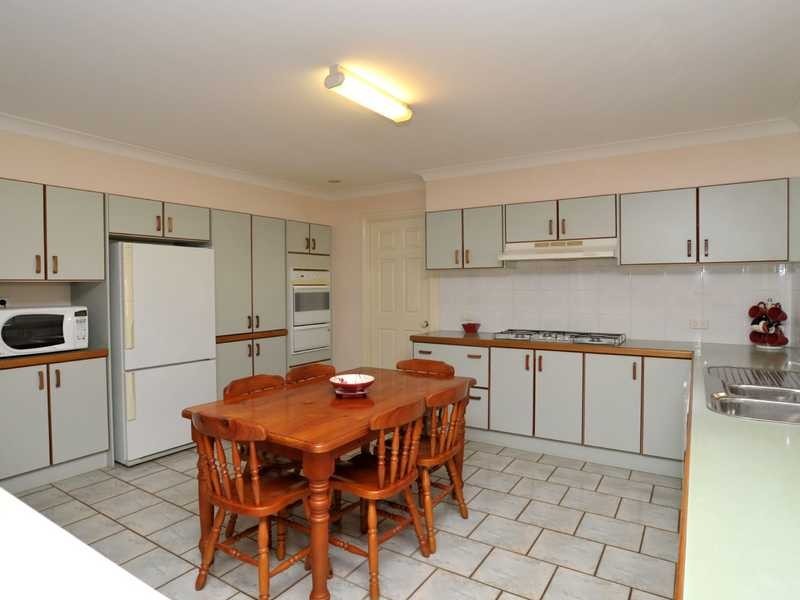 2 Rosebrook Row, East Maitland NSW 2323