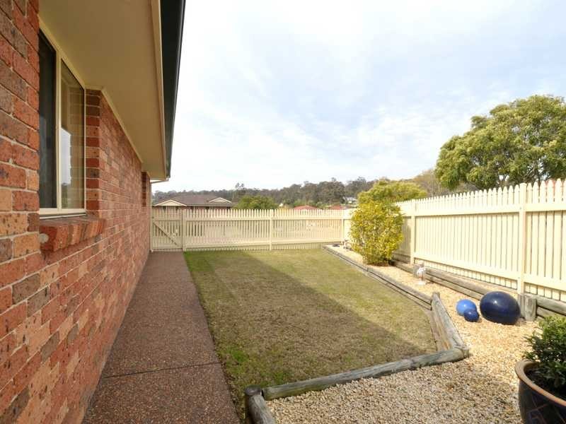 2 Rosebrook Row, East Maitland NSW 2323