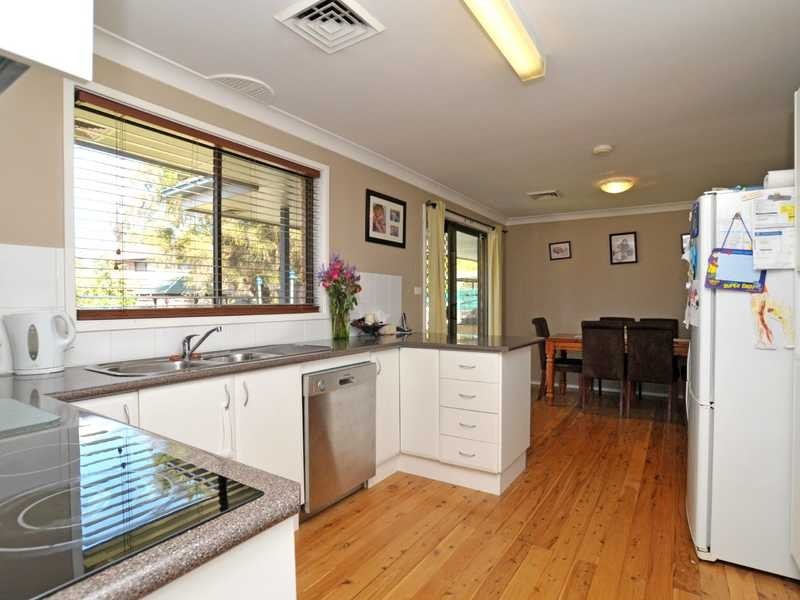 5 Larkspur Pde, Metford NSW 2323