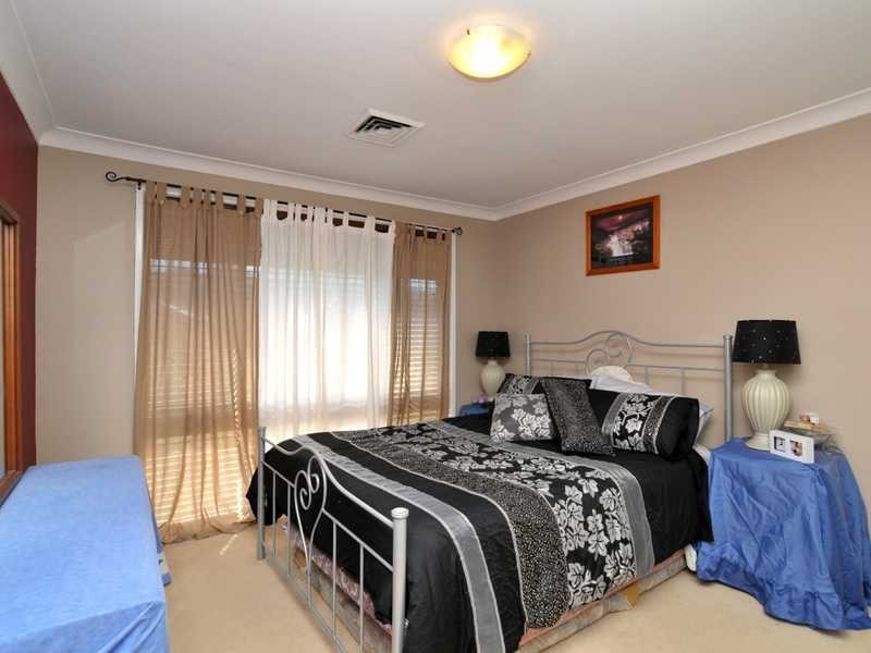 5 Larkspur Pde, Metford NSW 2323