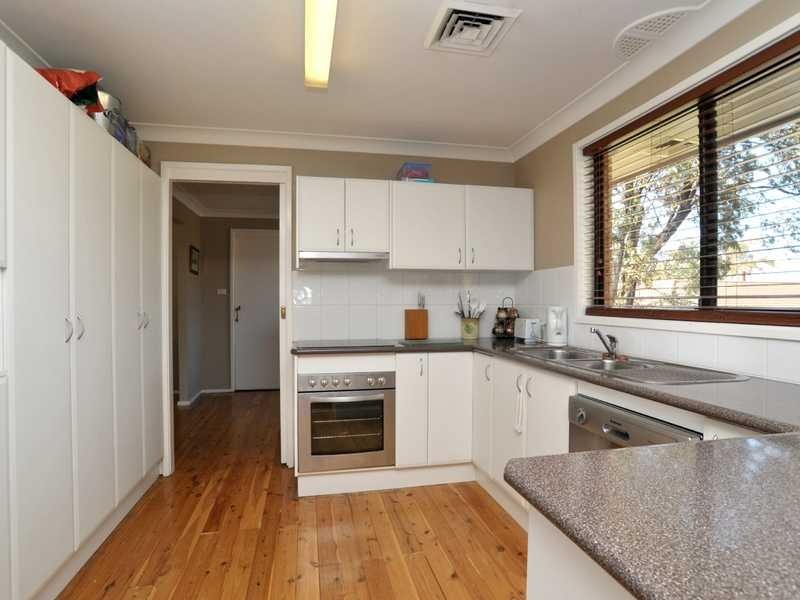 5 Larkspur Pde, Metford NSW 2323