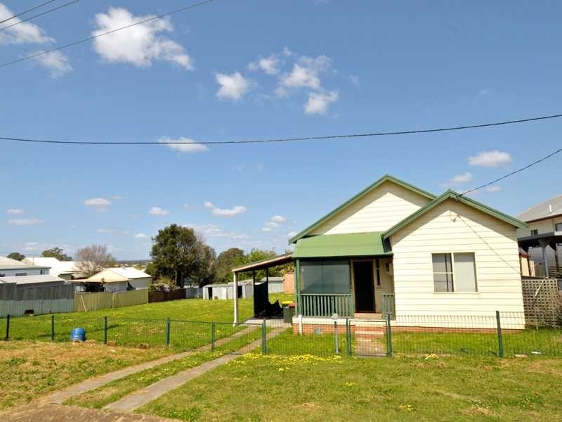 4 Greta St, Telarah NSW 2320