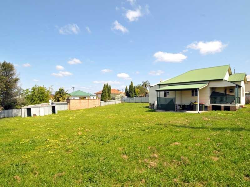 4 Greta St, Telarah NSW 2320