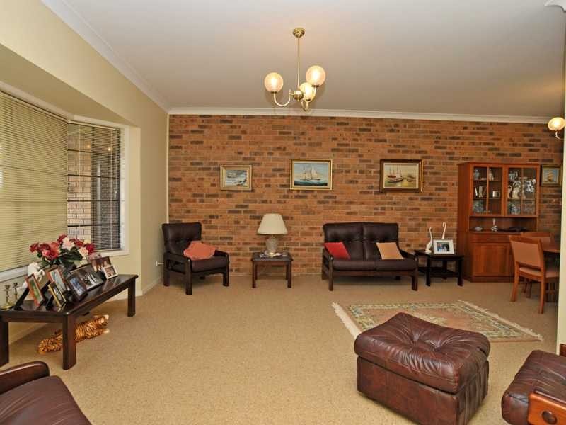 3 Centenary cl, Bolwarra Heights NSW 2320