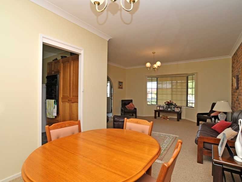 3 Centenary cl, Bolwarra Heights NSW 2320