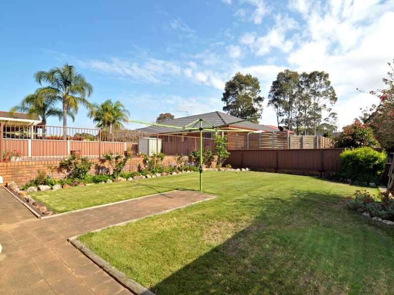 3 Centenary cl, Bolwarra Heights NSW 2320