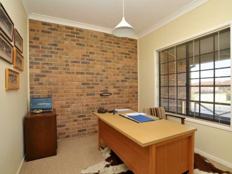 3 Centenary cl, Bolwarra Heights NSW 2320
