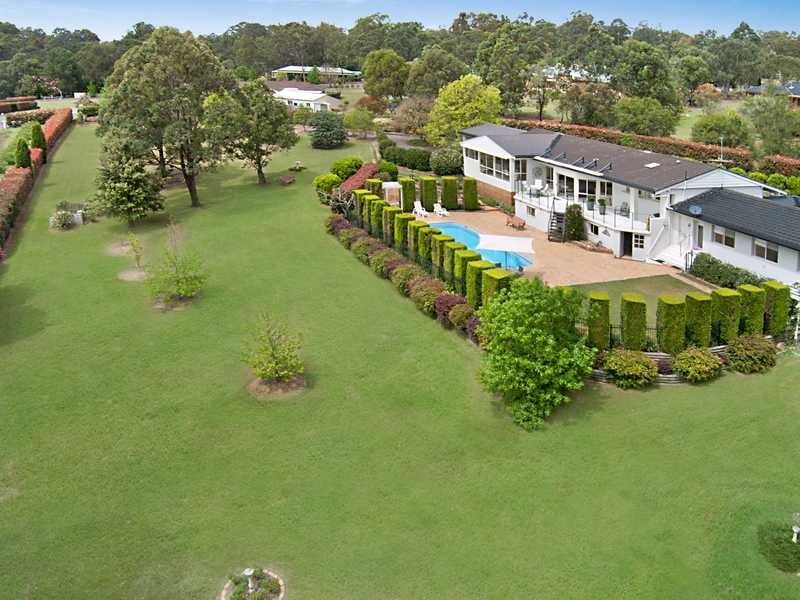 2 Brompton Cl, Bolwarra Heights NSW 2320