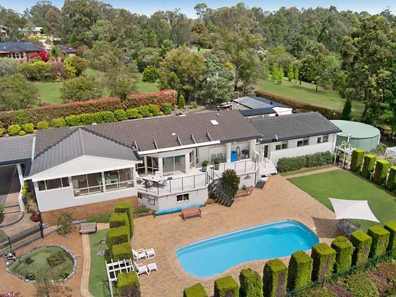 2 Brompton Cl, Bolwarra Heights NSW 2320