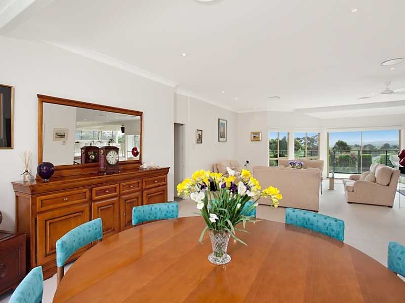 2 Brompton Cl, Bolwarra Heights NSW 2320