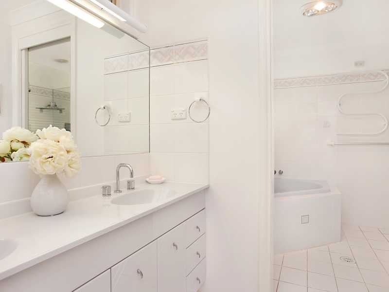 2 Brompton Cl, Bolwarra Heights NSW 2320