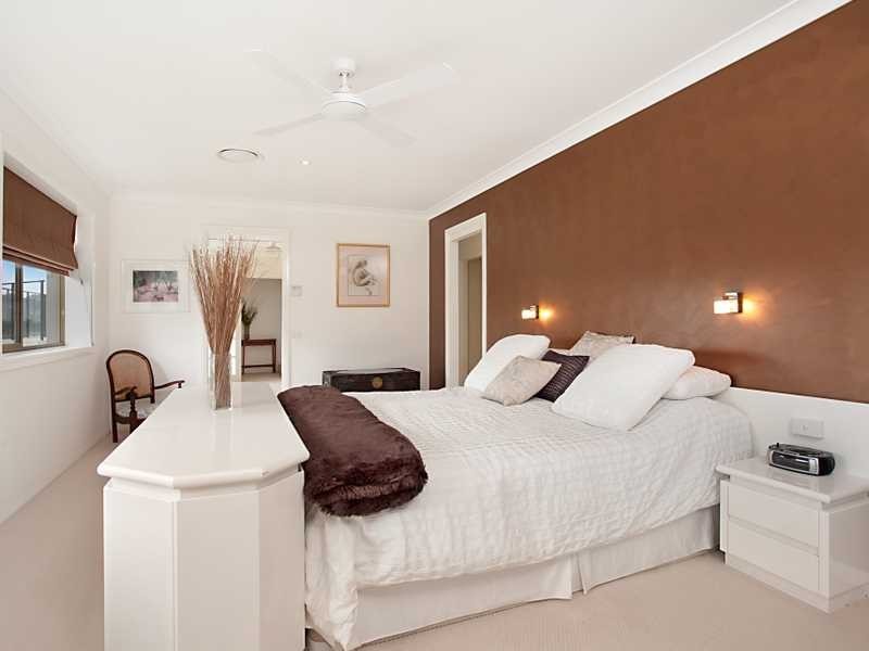 2 Brompton Cl, Bolwarra Heights NSW 2320