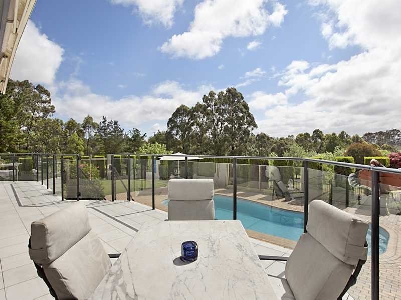 2 Brompton Cl, Bolwarra Heights NSW 2320