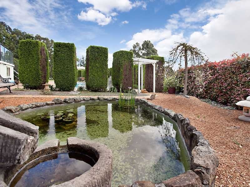 2 Brompton Cl, Bolwarra Heights NSW 2320