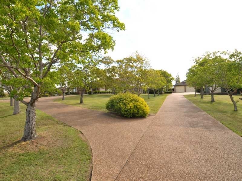 4 Cedarwood Cl, Bolwarra Heights NSW 2320