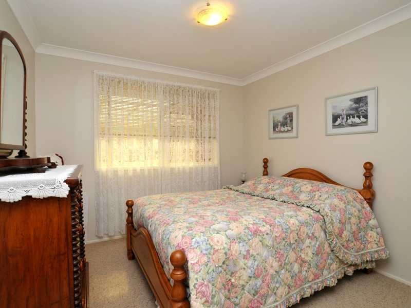 4 Cedarwood Cl, Bolwarra Heights NSW 2320