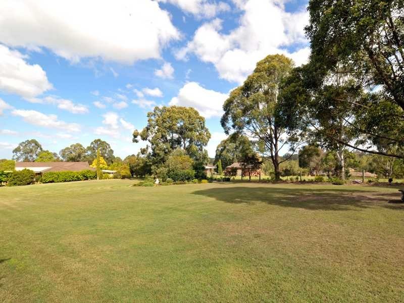 4 Cedarwood Cl, Bolwarra Heights NSW 2320