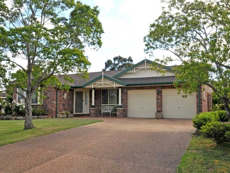4 Cedarwood Cl, Bolwarra Heights NSW 2320