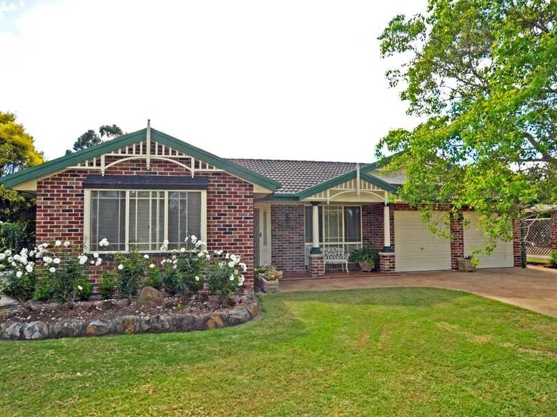 4 Cedarwood Cl, Bolwarra Heights NSW 2320