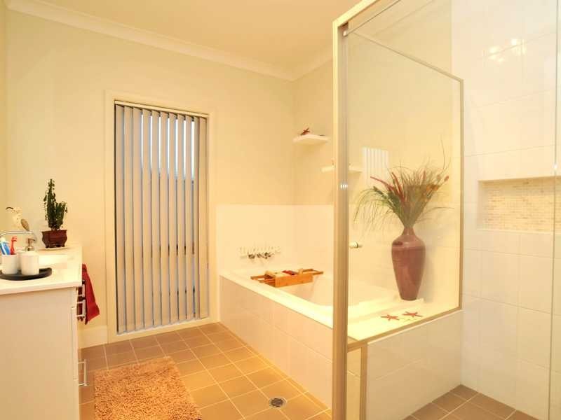 6 Johnson Dr, East Maitland NSW 2323