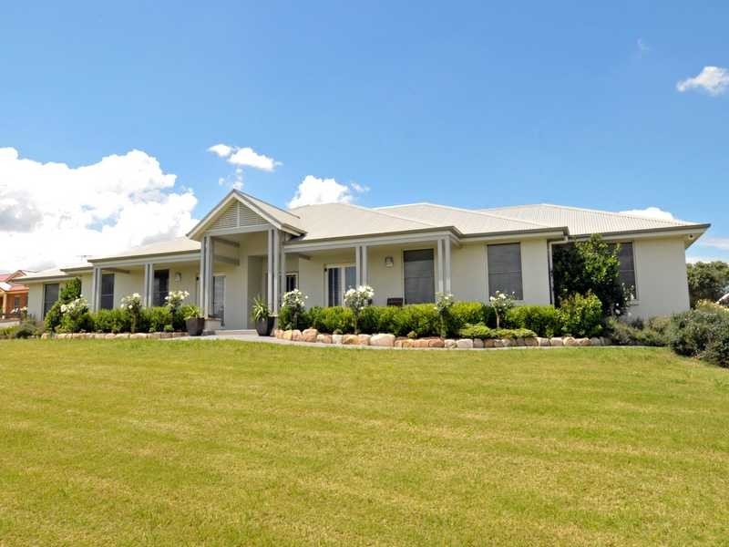 3 Golden Ash Cl, Aberglasslyn NSW 2320
