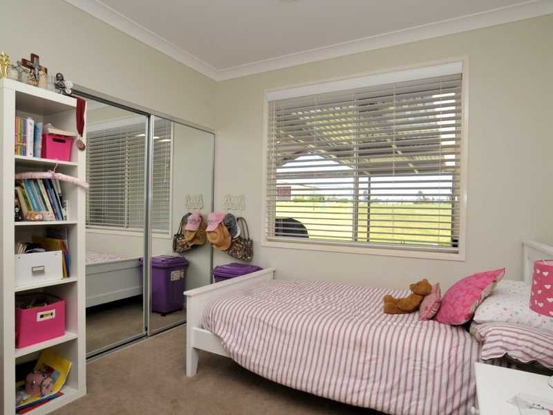 3 Golden Ash Cl, Aberglasslyn NSW 2320