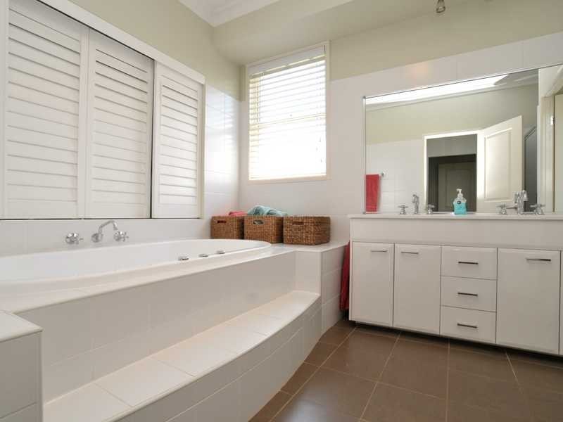 3 Golden Ash Cl, Aberglasslyn NSW 2320