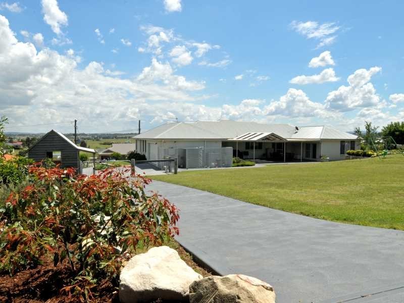 3 Golden Ash Cl, Aberglasslyn NSW 2320