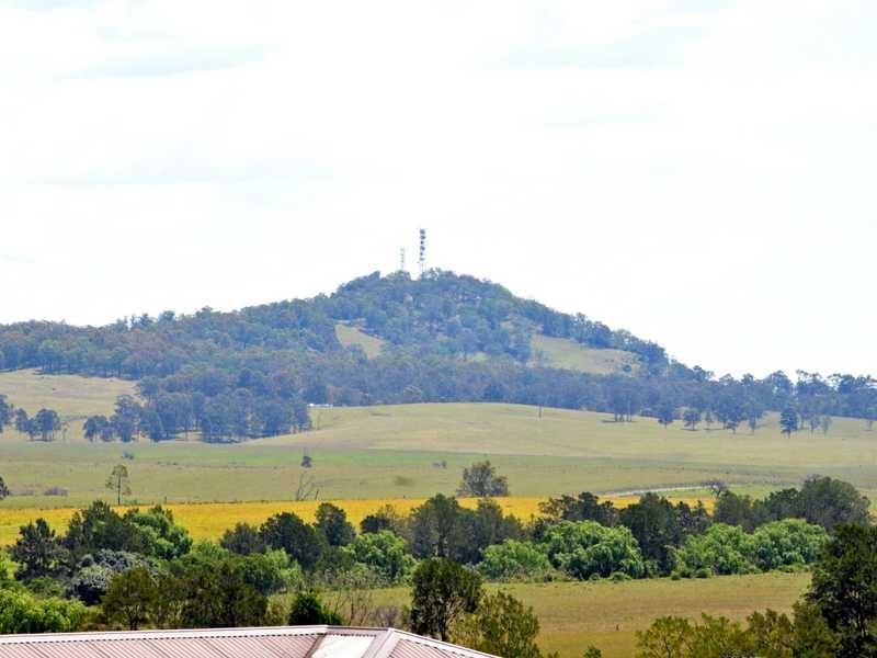 3 Golden Ash Cl, Aberglasslyn NSW 2320