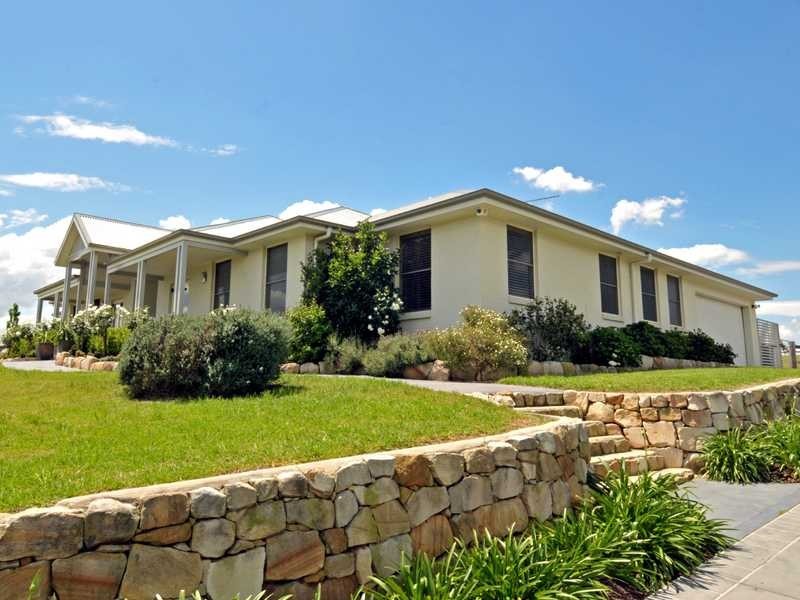 3 Golden Ash Cl, Aberglasslyn NSW 2320