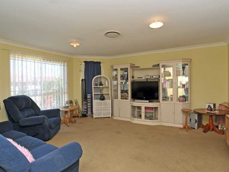 1 Aaron Cove, Rutherford NSW 2320