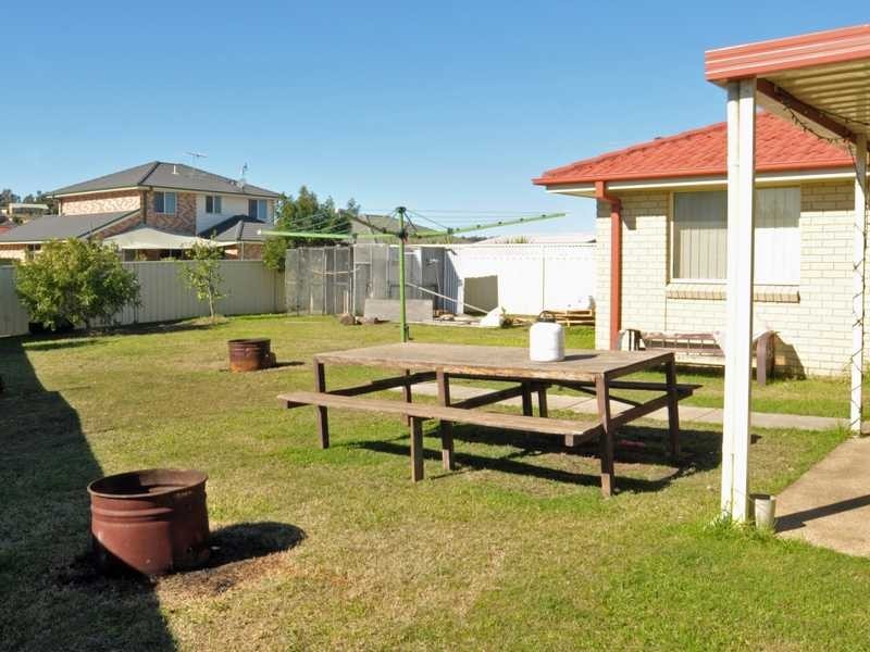 1 Aaron Cove, Rutherford NSW 2320