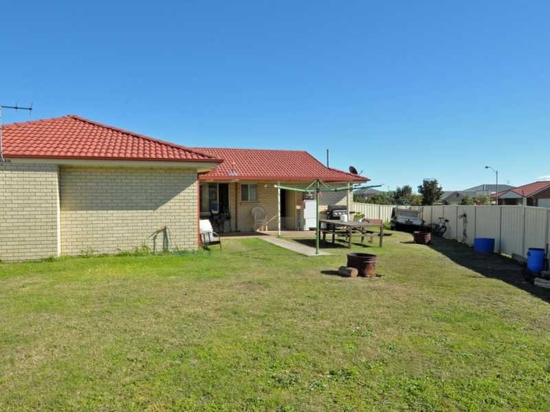 1 Aaron Cove, Rutherford NSW 2320