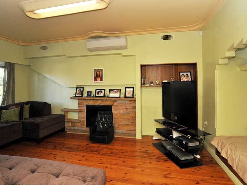 98 Robert Street, Tenambit NSW 2323