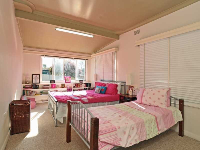 98 Robert Street, Tenambit NSW 2323