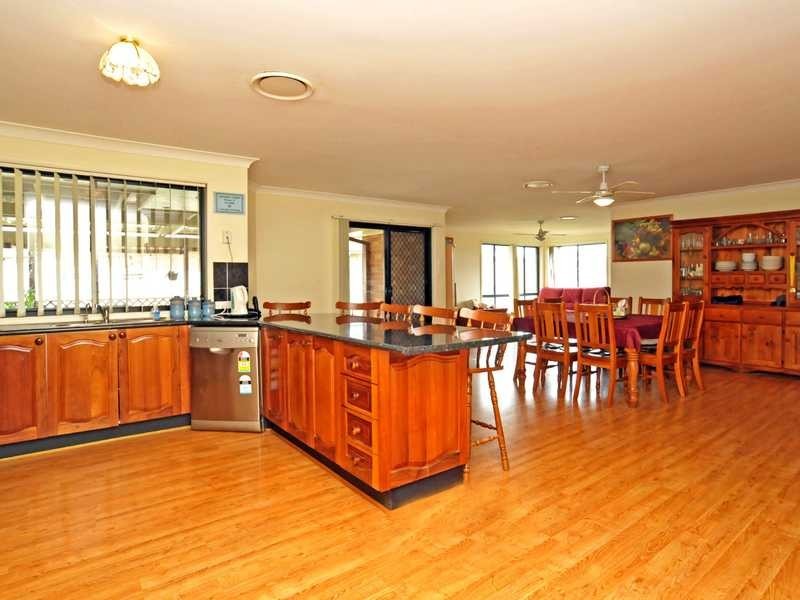 4 Holliday cl, Rutherford NSW 2320