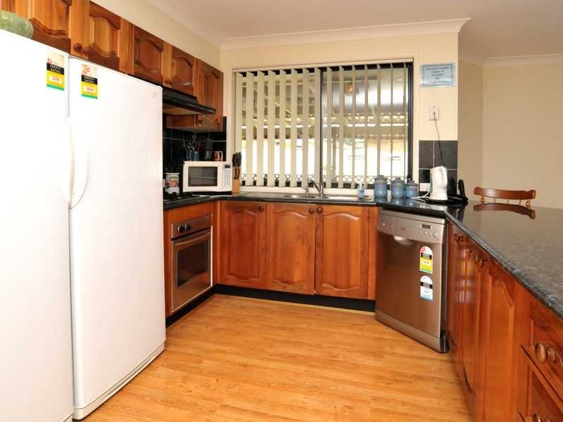 4 Holliday cl, Rutherford NSW 2320