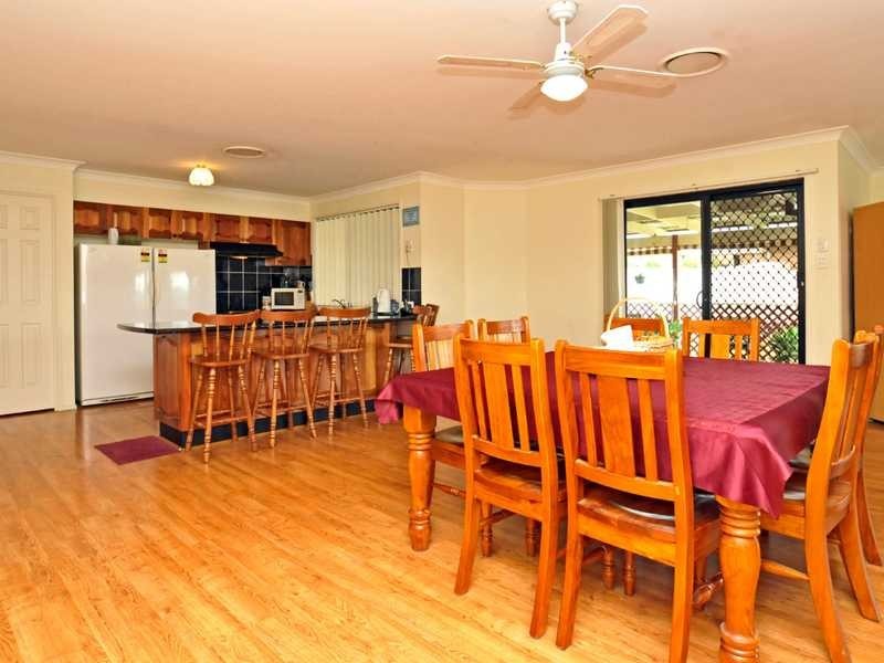4 Holliday cl, Rutherford NSW 2320