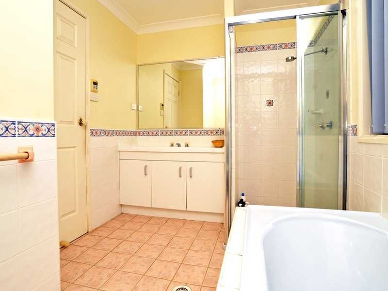 4 Holliday cl, Rutherford NSW 2320