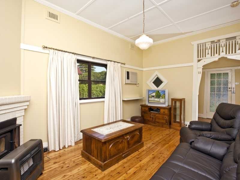 4 Stuart Street, Lorn NSW 2320