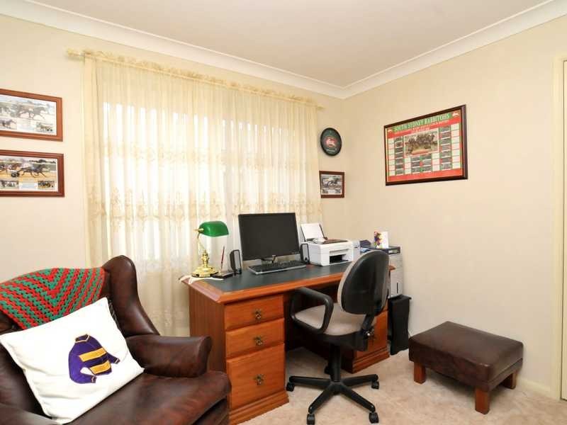 13 Worcester Drive, East Maitland NSW 2323