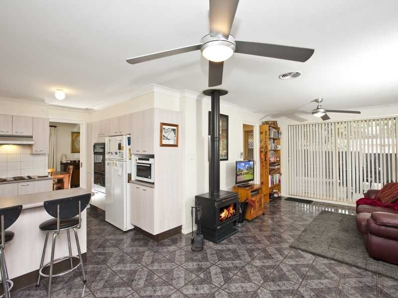 50 Scott St, Wallalong NSW 2320