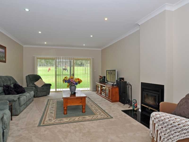 11 Reynolds St, Paterson NSW 2421