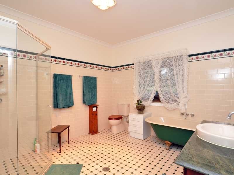 11 Reynolds St, Paterson NSW 2421