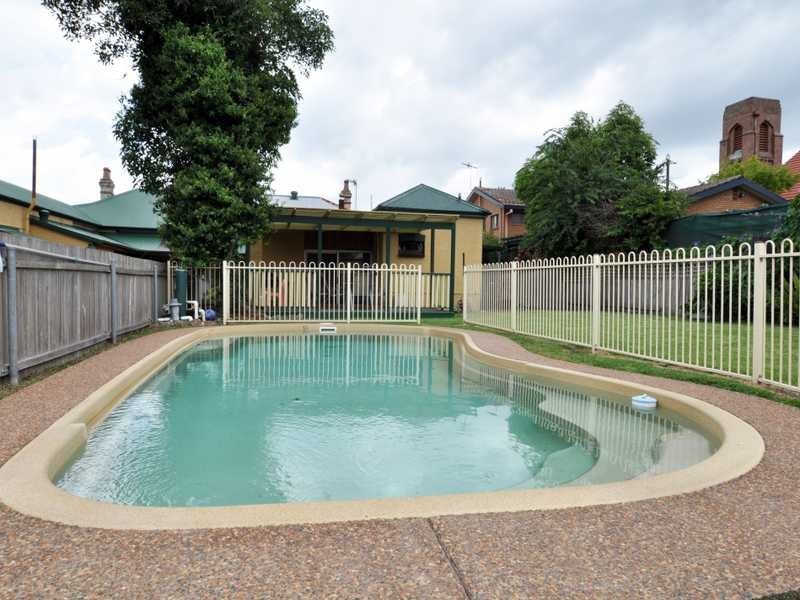 68 George Street, East Maitland NSW 2323