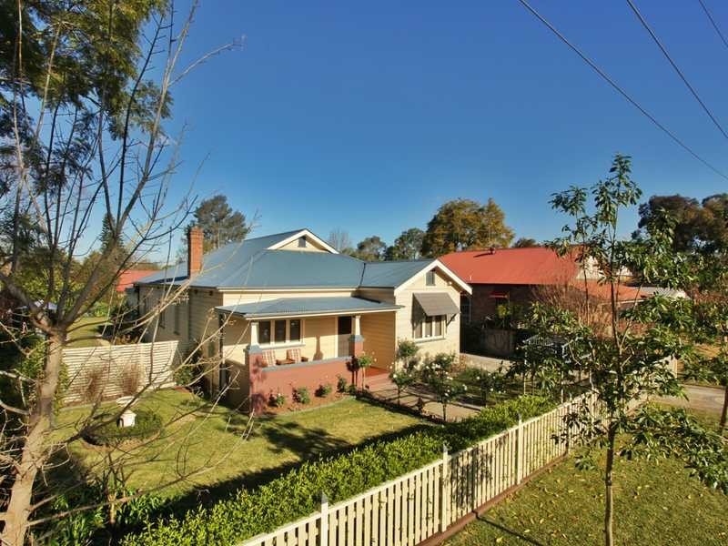19 Queen St, Lorn NSW 2320
