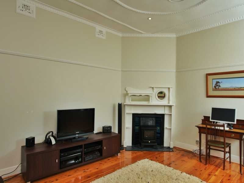 19 Queen St, Lorn NSW 2320