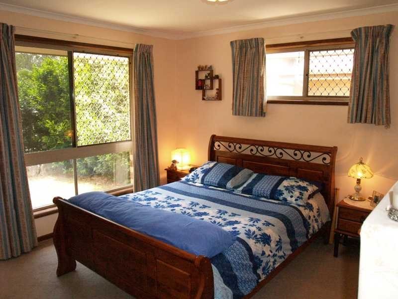 33 Oleron Terrace, Petrie QLD 4502